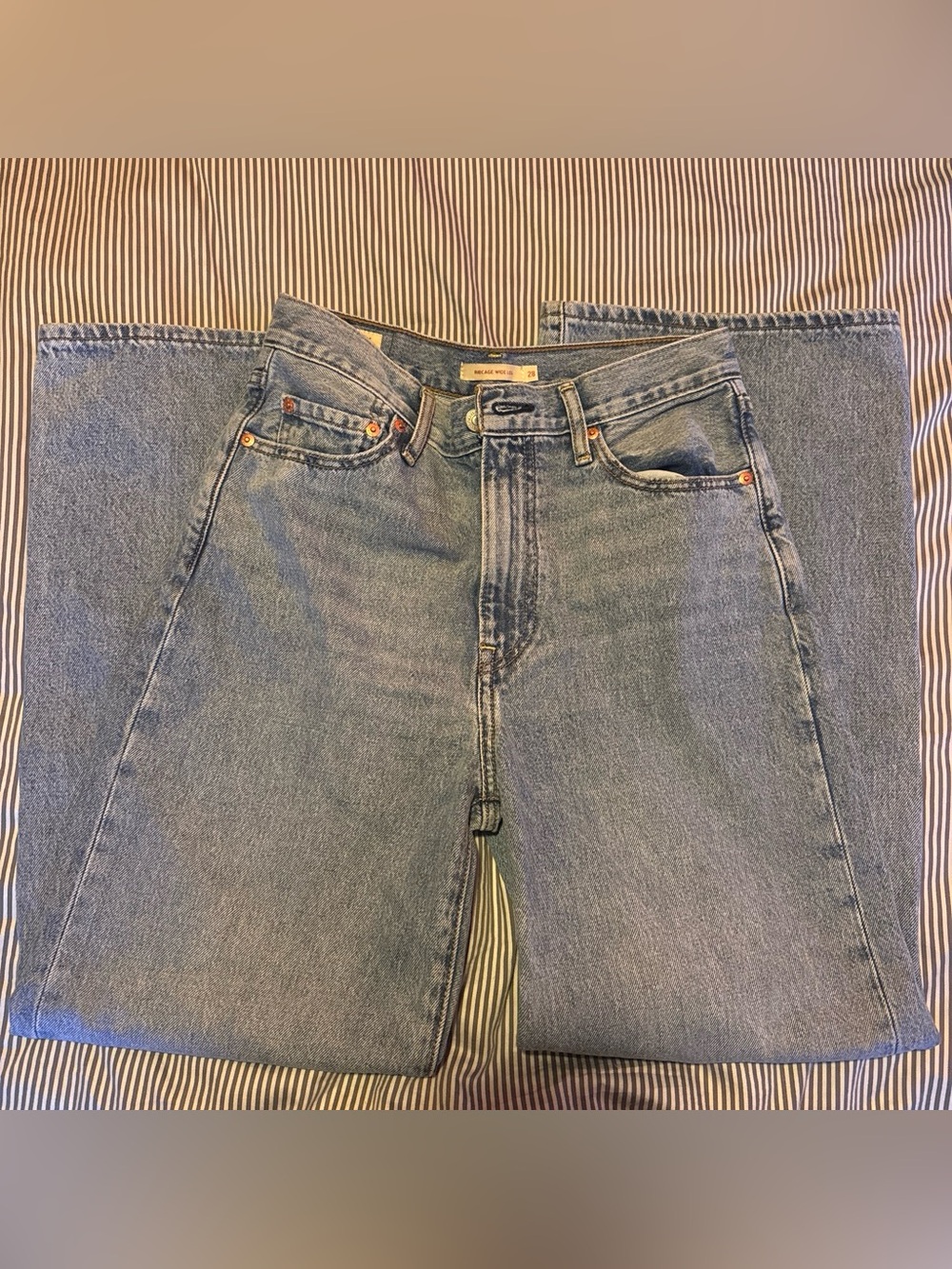 Levi’s Classic Light Wash High-Rise Jeans